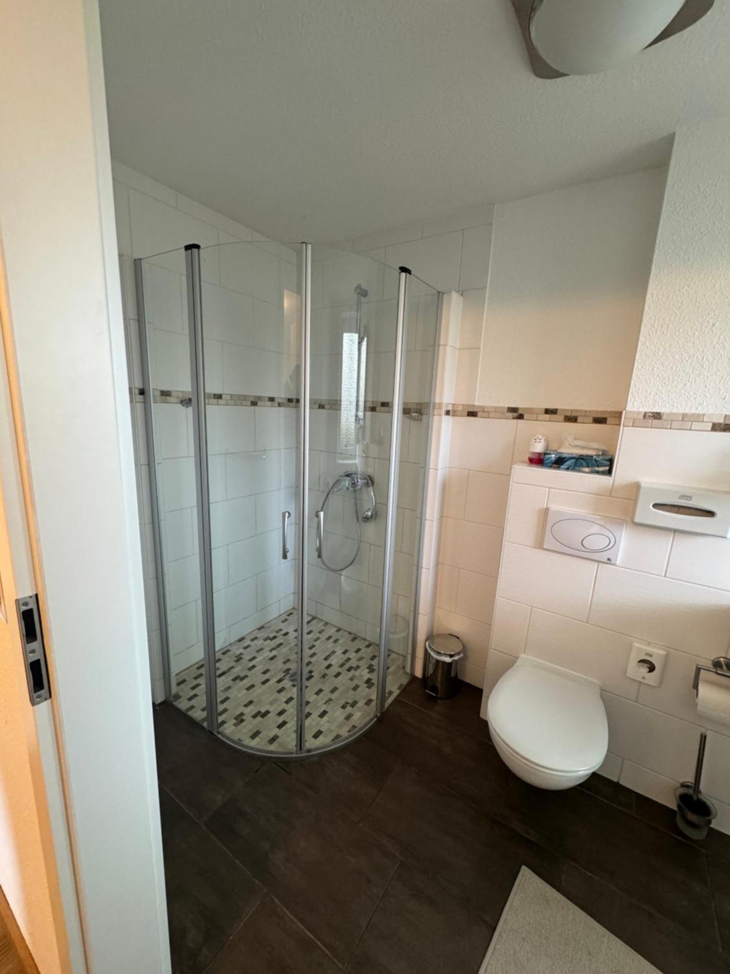 Skypension Schönefeld Buitenkant foto